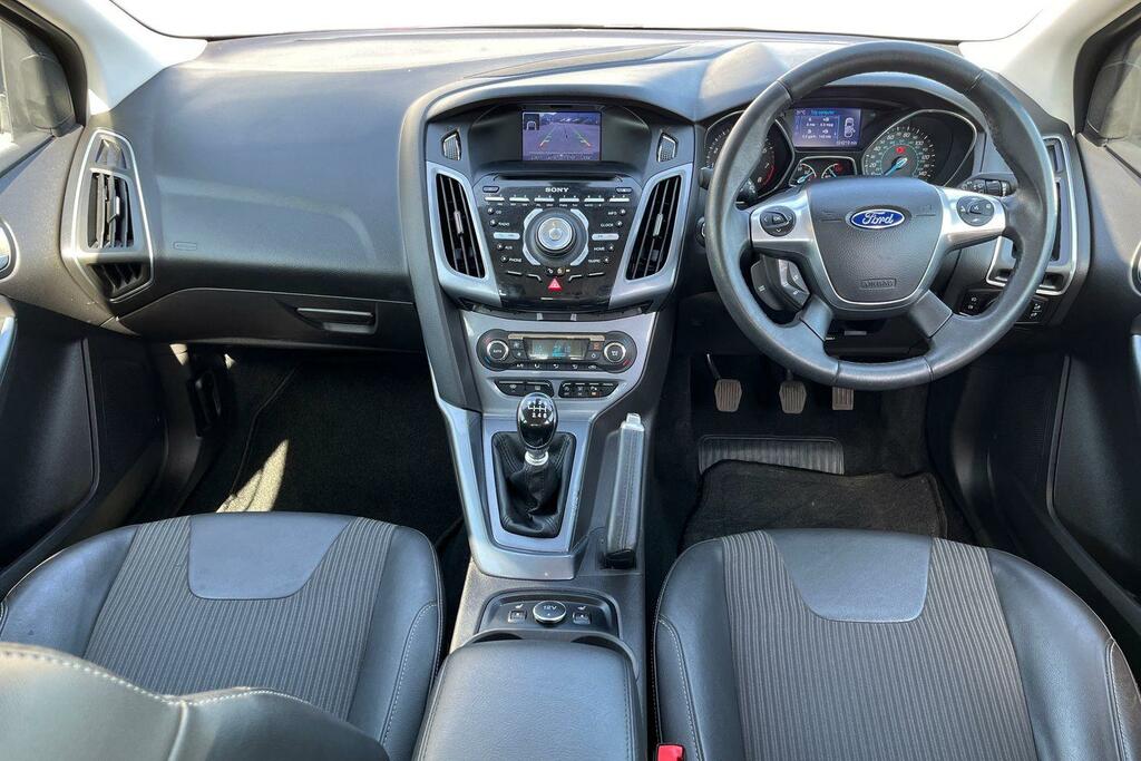 Ford Focus Titanium Navigator Blue #10
