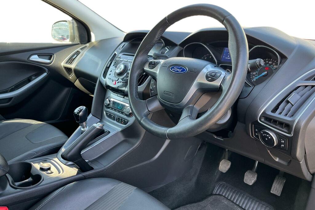 Ford Focus Titanium Navigator Blue #9