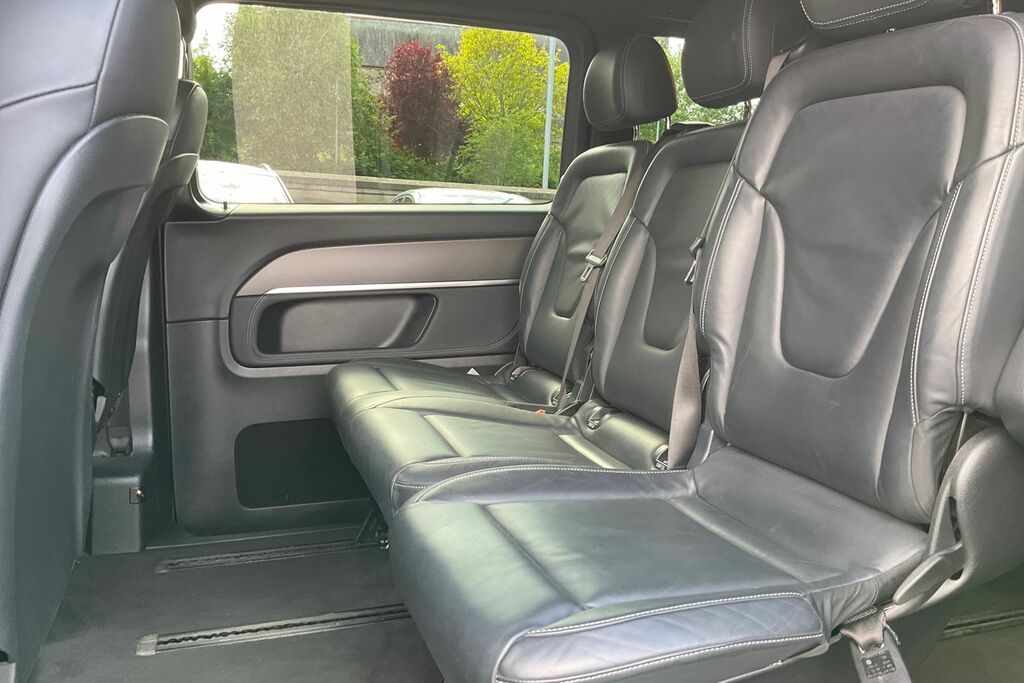 Mercedes-Benz V Class V 300 Amg Line D Red #20
