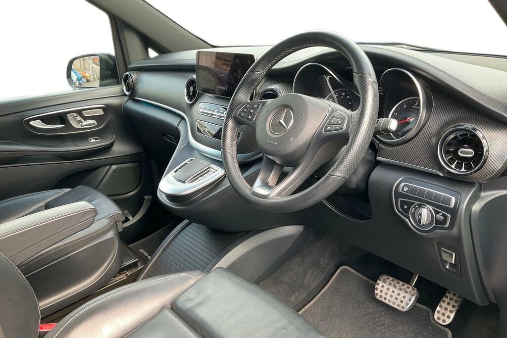 Mercedes-Benz V Class V 300 Amg Line D Red #9