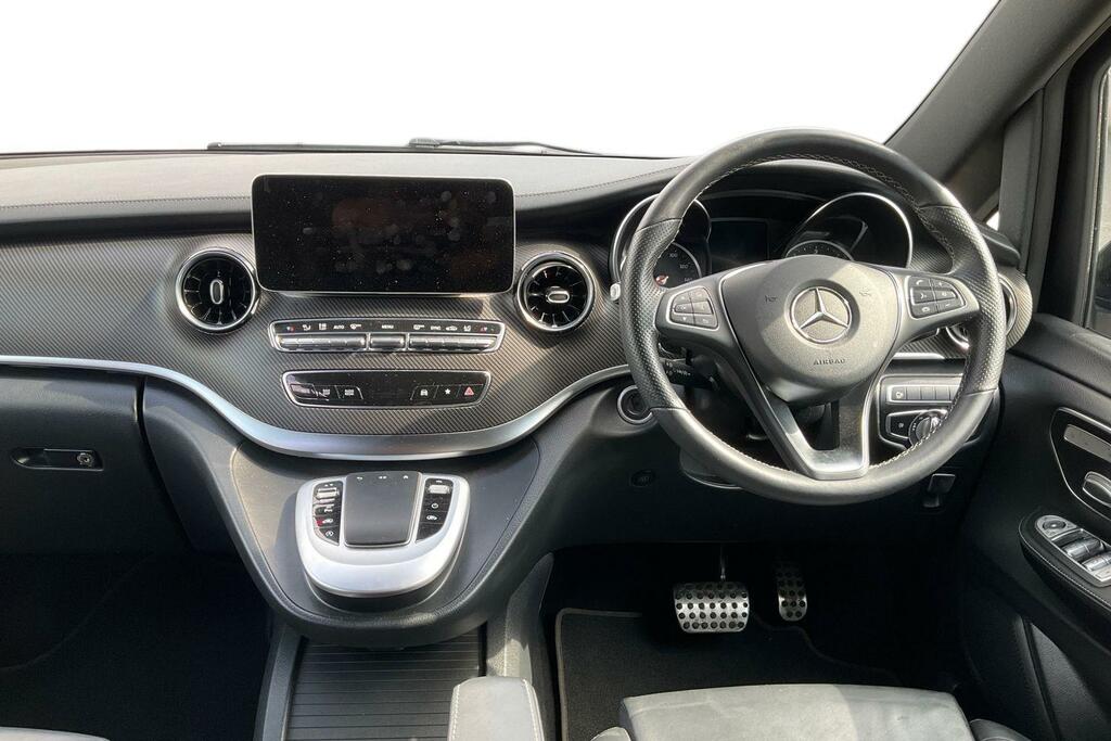 Mercedes-Benz V Class V 300 Amg Line D Red #11
