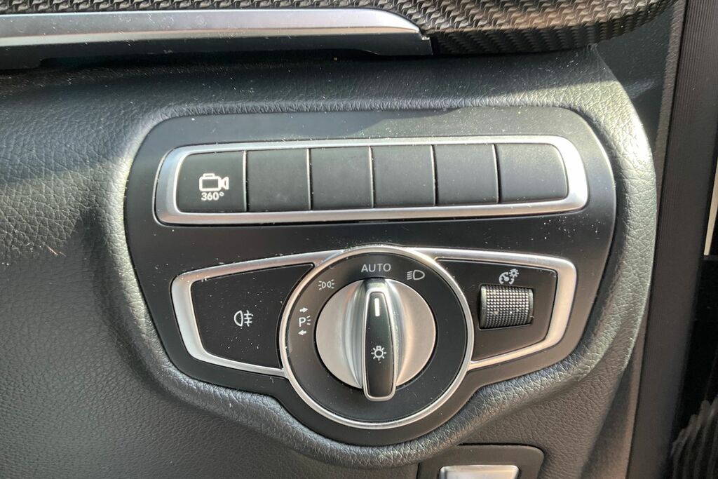 Mercedes-Benz V Class V 300 Amg Line D Red #33