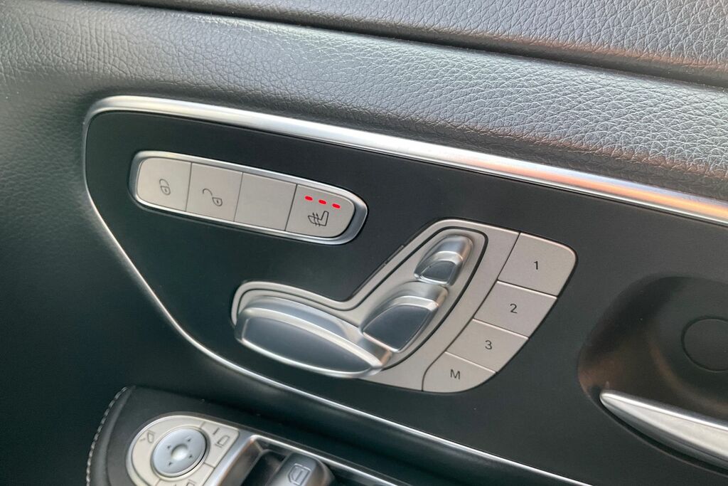 Mercedes-Benz V Class V 300 Amg Line D Red #35