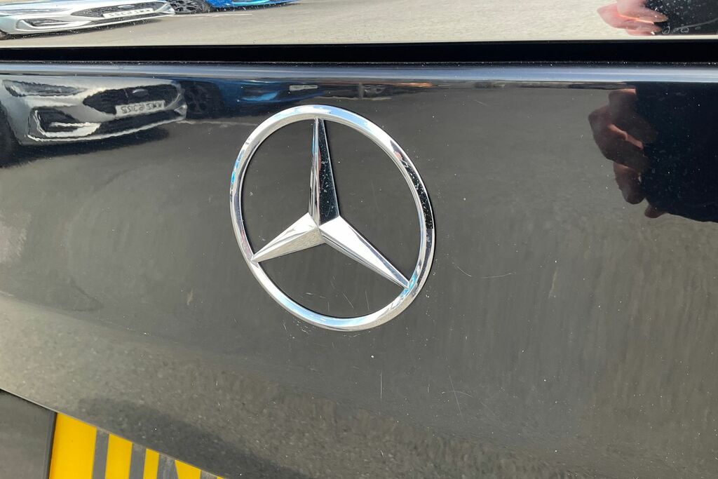 Mercedes-Benz V Class V 300 Amg Line D Red #40