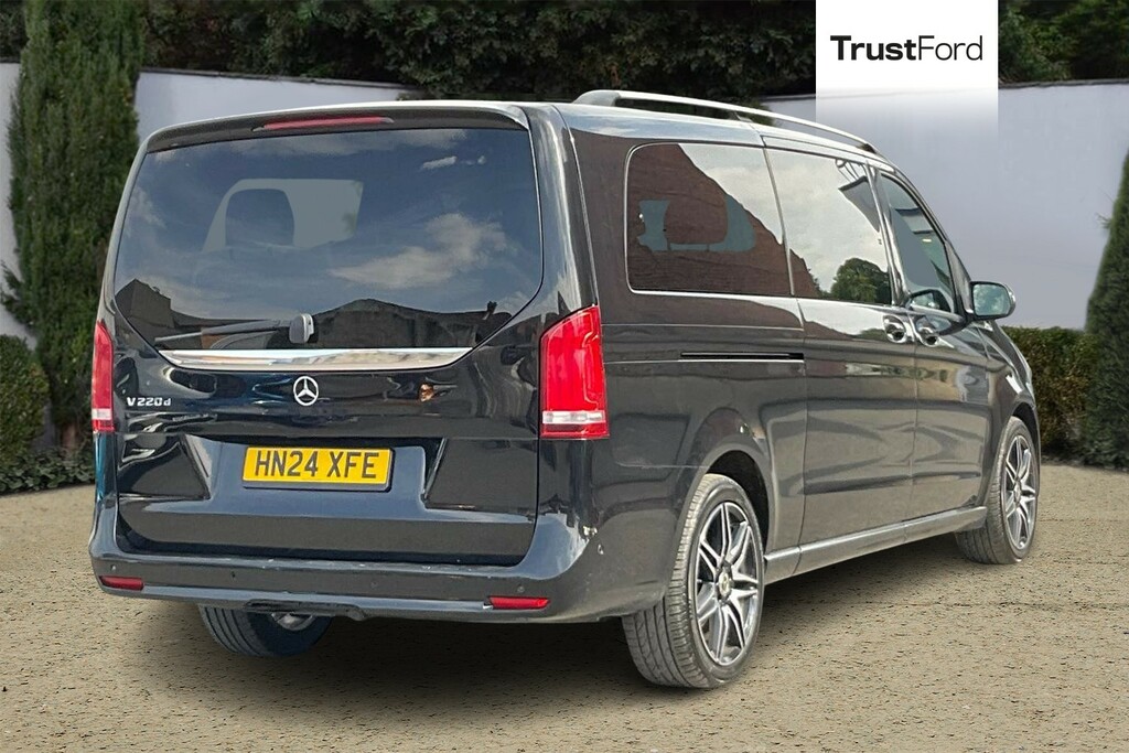 Mercedes-Benz V Class V220 D Amg Line 9G-tronic Extra Long Black #4