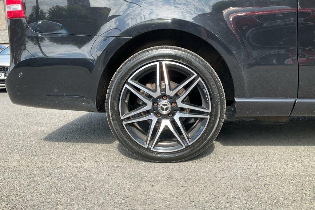 Mercedes-Benz V Class V 300 Amg Line D Red #8