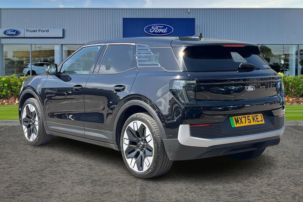 Ford Explorer Premium Black #2