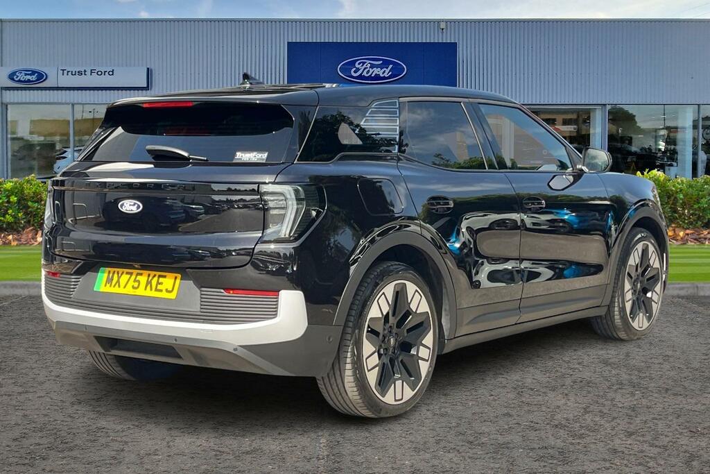 Ford Explorer Premium Black #4