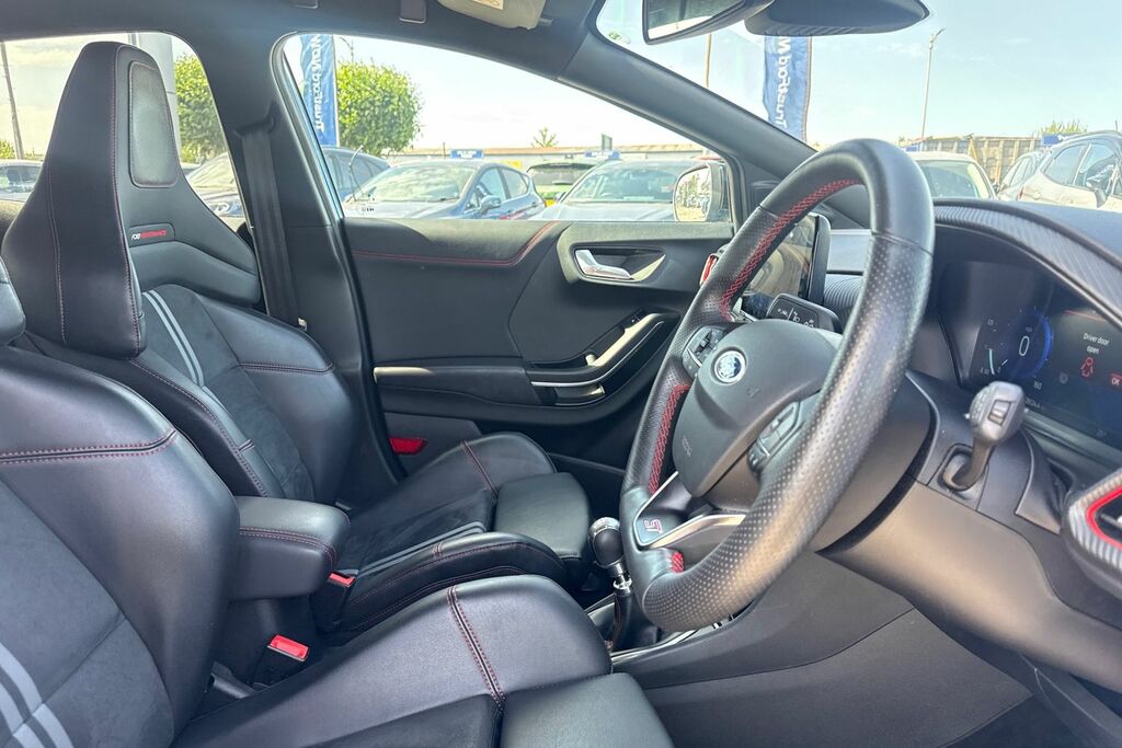 Ford Puma Ford 1.5 St 6Spd 200Ps Black #17