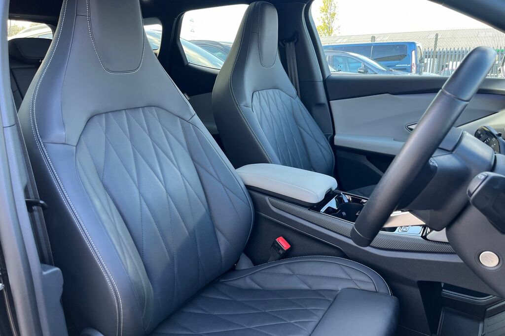 Ford Explorer 250Kw Premium 79Kwh Awd White #17