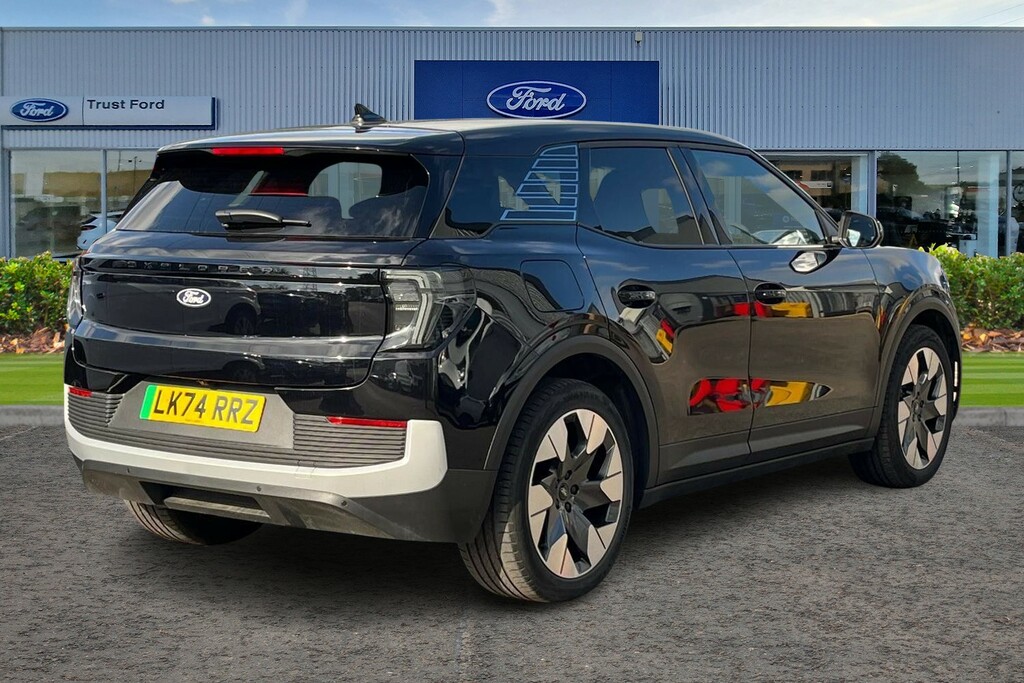 Ford Explorer Extended Range 77Kwh Premium Suv Black #4