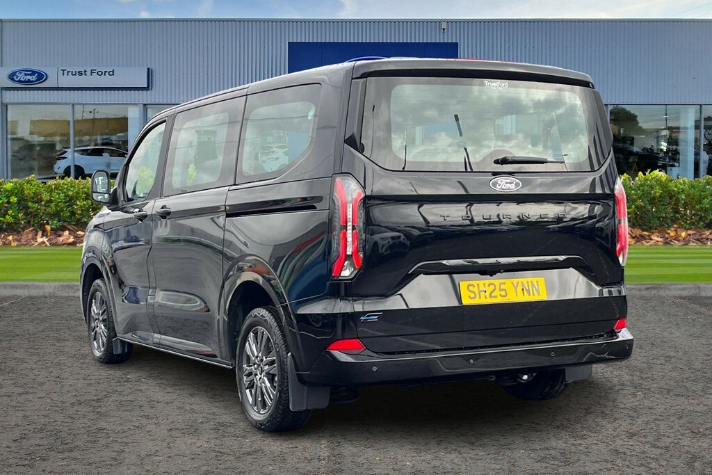 Ford Tourneo Custom 340 65Kwh Titanium Minibus Double Cab Black #2
