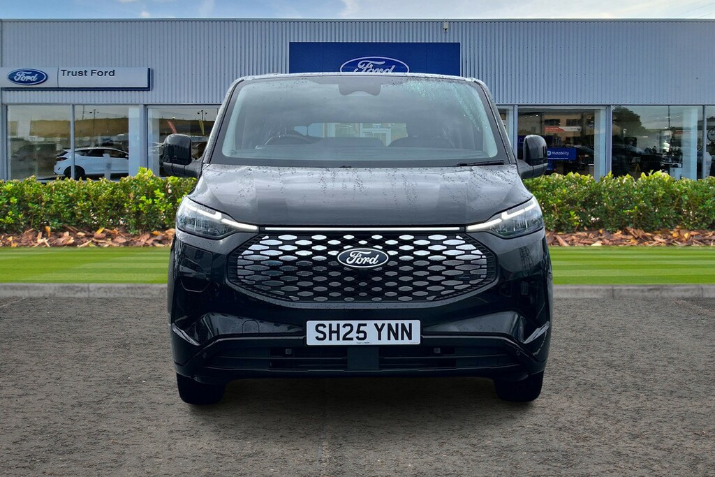 Ford Tourneo Custom 340 65Kwh Titanium Minibus Double Cab Black #6