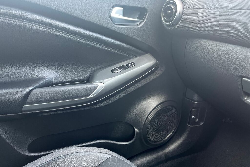 Nissan Juke N-connecta Grey #36
