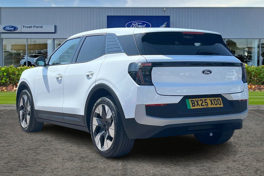 Ford Explorer Extended Range 77Kwh Premium Suv White #2