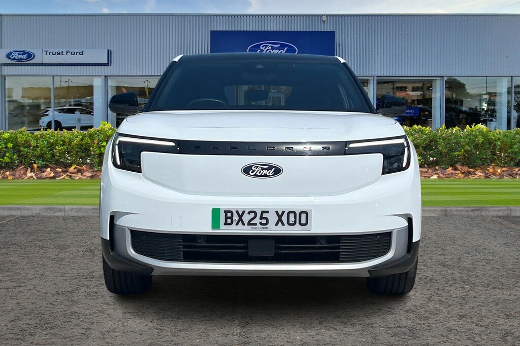 Ford Explorer Extended Range 77Kwh Premium Suv White #6
