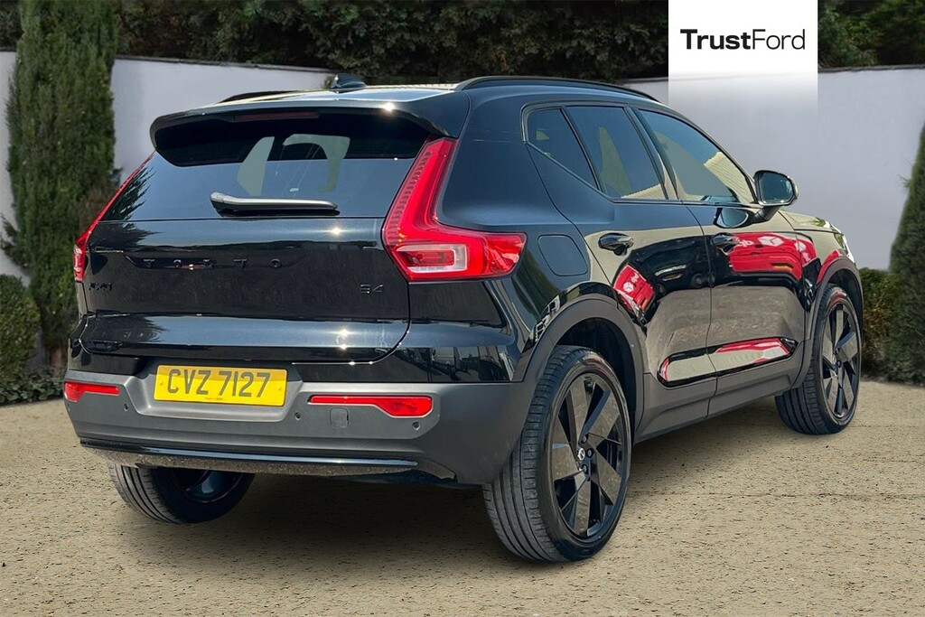 Volvo XC40 2.0 B4p Plus Black Edition CVZ7127 Black #4
