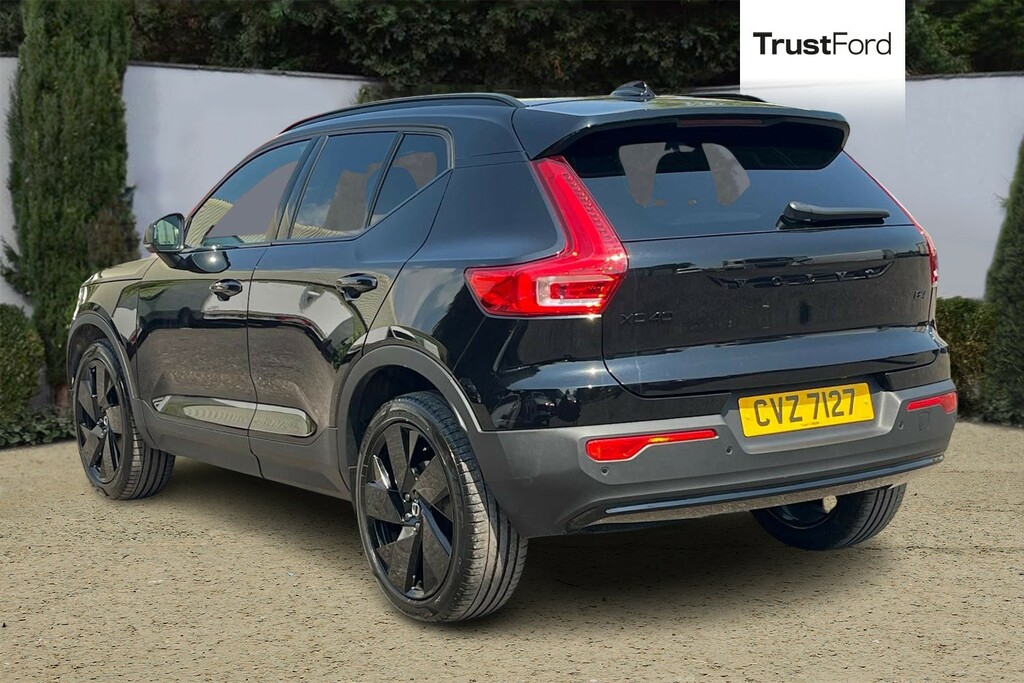 Volvo XC40 2.0 B4p Plus Black Edition CVZ7127 Black #2