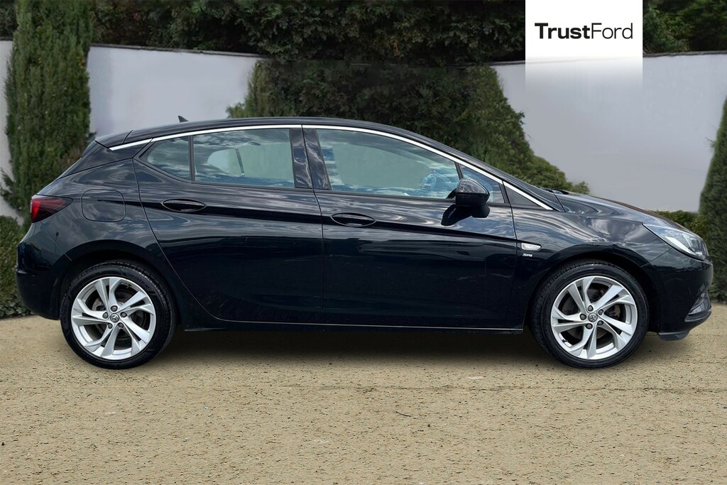 Vauxhall Astra 1.6T 16V 200 Sri Nav Black #3