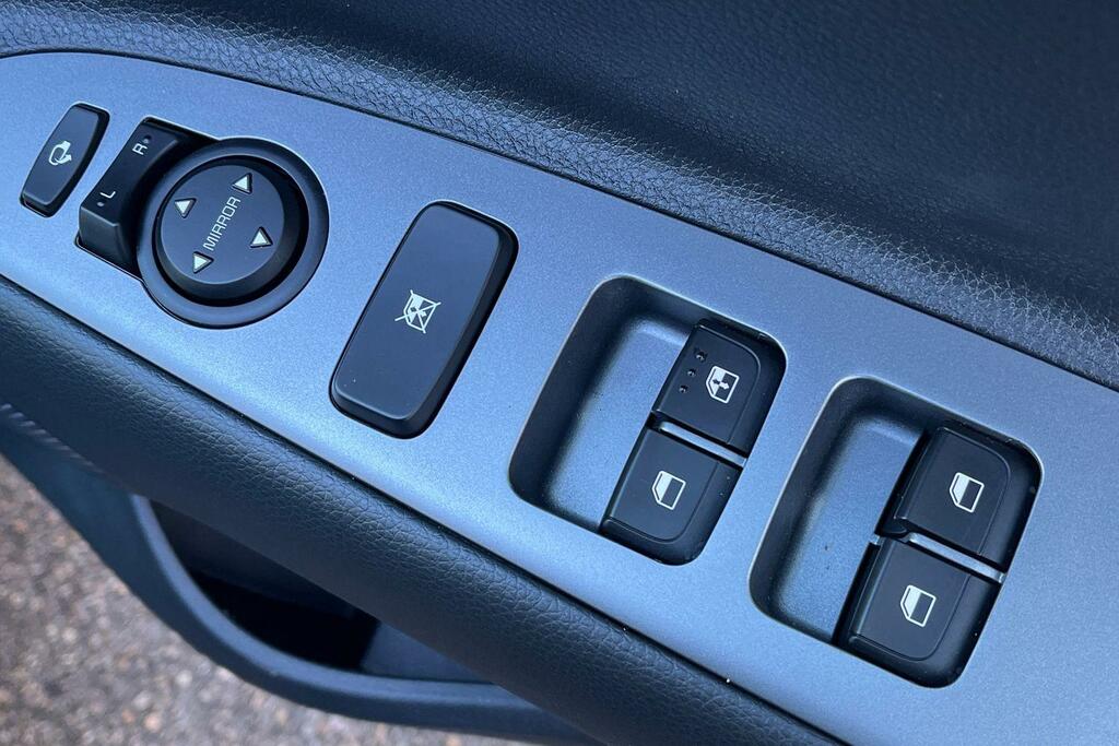 Kia Stonic 1.0T Gdi 48V 98 Gt-line S Dct  #16
