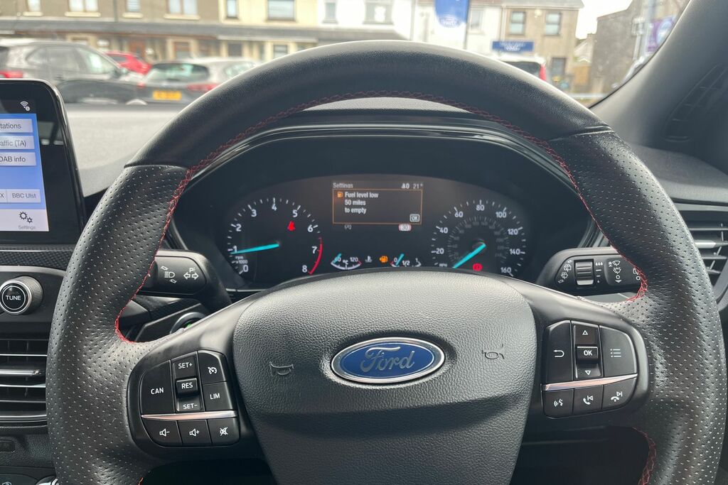 Ford Focus Hatchback 1.5T Ecoboost Vignale Euro 6 Ss Purple #12
