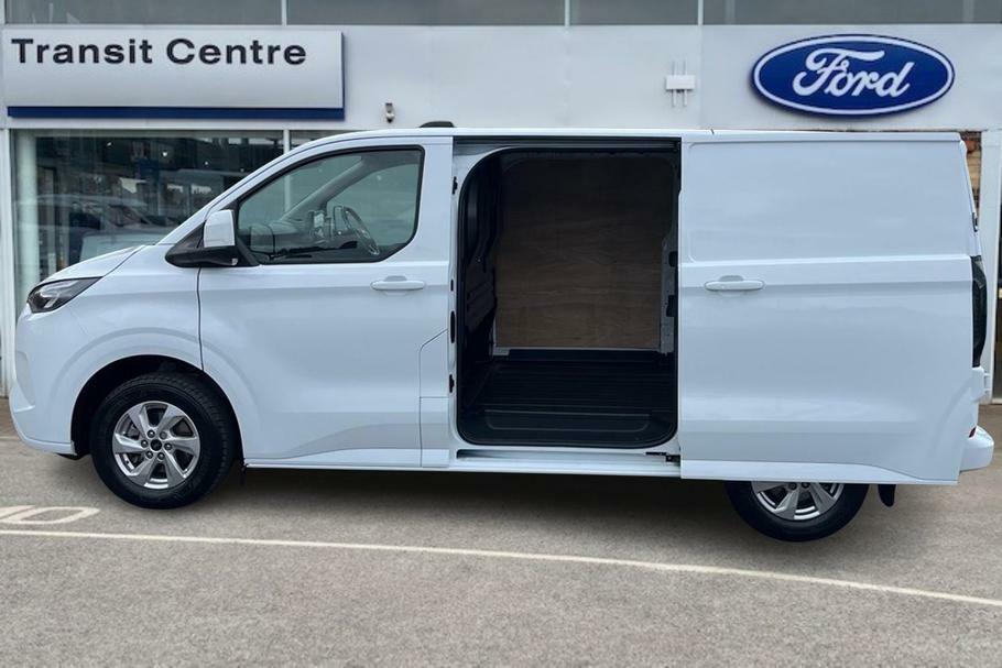 Ford Transit Custom 320 Limited L1 Swb Fwd 2.5 Phev 232Ps Low Roo RJ75YLF White #4