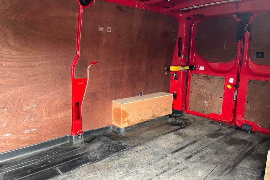 Ford Transit Custom 300 Trail L2 Lwb Fwd 2.0 Ecoblue 130Ps Low Roof Red #4