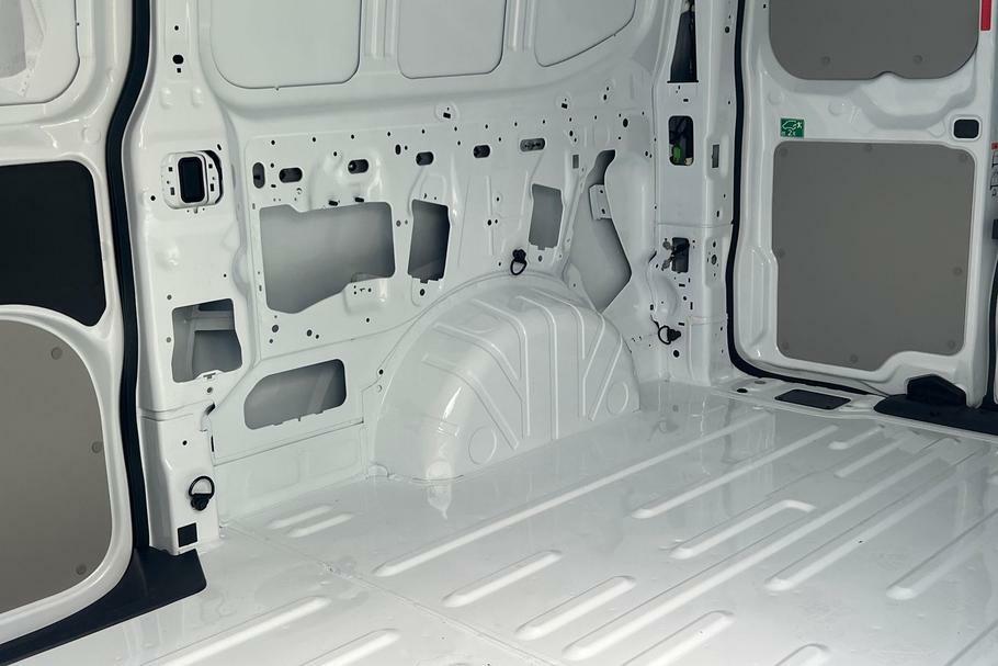Ford Transit Custom 320 Trend L2 Lwb Rwd 100Kw 65Kwh Low Roof HT74EGV White #4