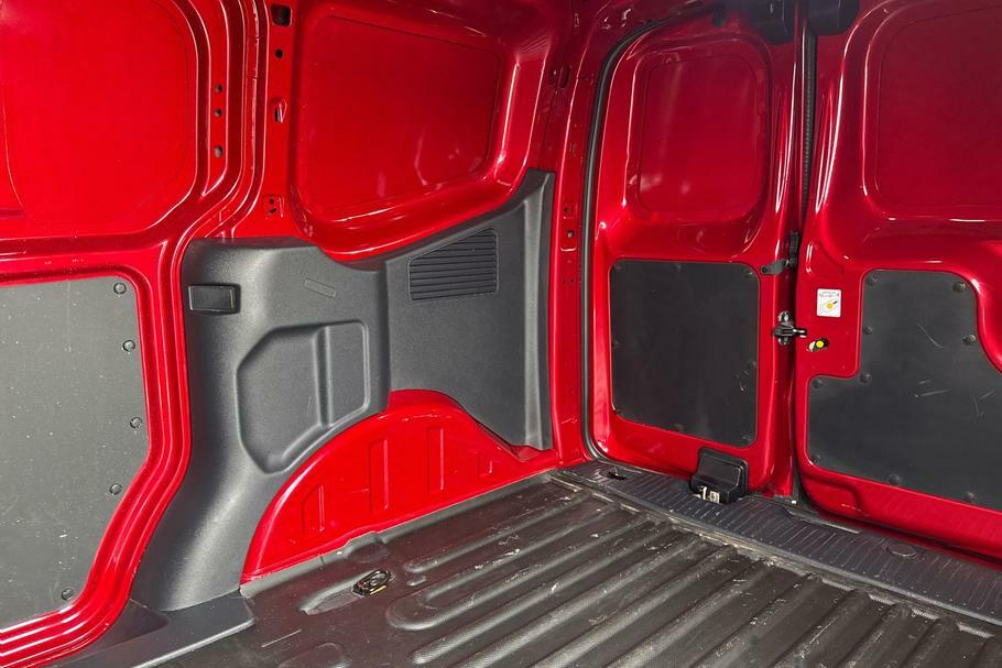 Ford Transit Courier Limited 1.0 Ecoboost 125Ps Red #4