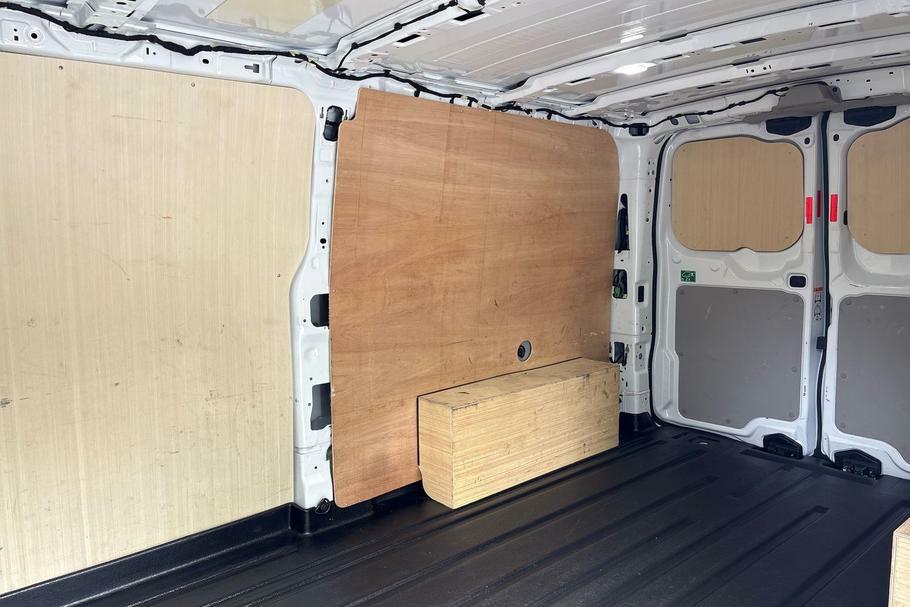 Ford Transit Custom 300 Limited L2 Lwb Fwd 2.0 Ecoblue 136Ps Low Roof White #4