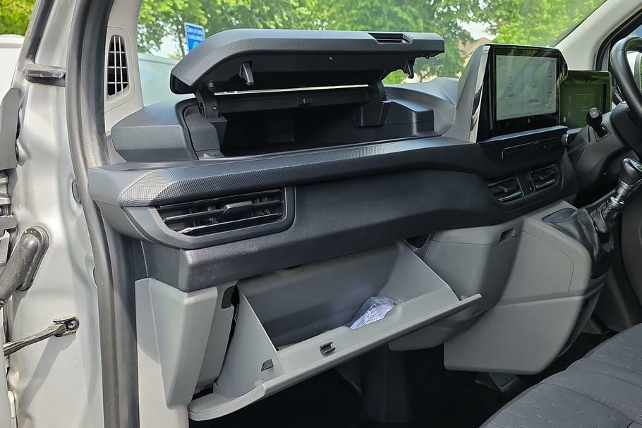 Ford Transit Custom 135Kw 68Kwh H2 Trend Double Cab Van Silver #24