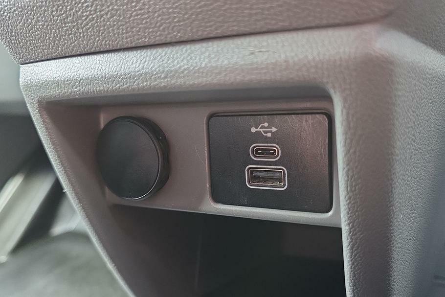 Ford Transit Custom 135Kw 68Kwh H2 Trend Double Cab Van Silver #33