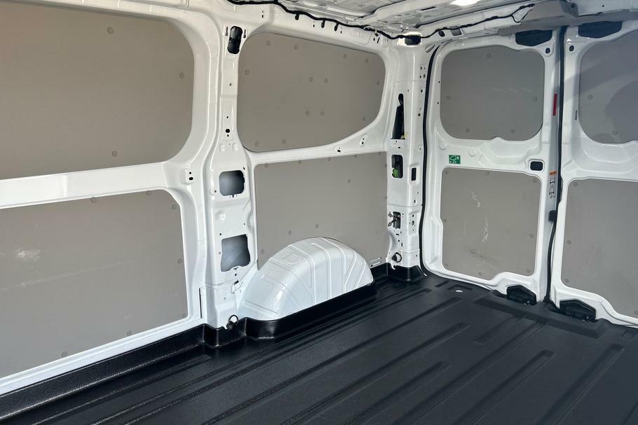 Ford Transit Custom 320 Limited L1 Swb Fwd 2.0 Ecoblue 136Ps Low Roof White #4