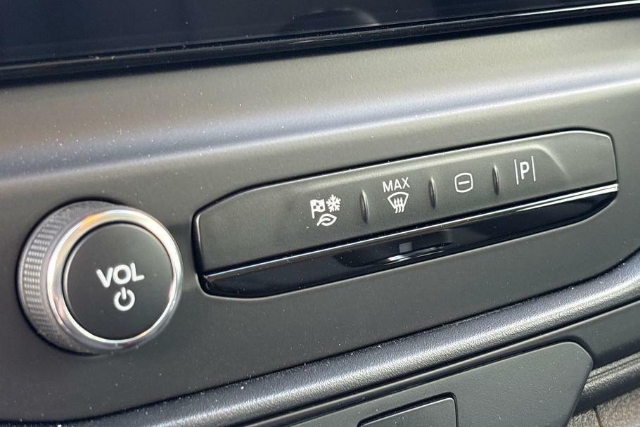 Ford Transit Custom 320 65Kwh Trend Panel Van L1 H1 White #18