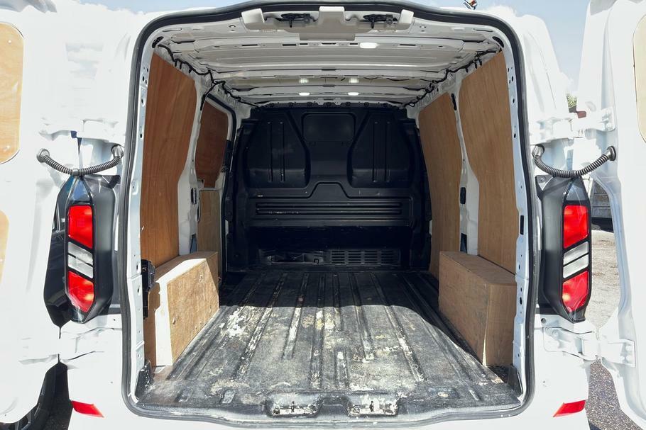 Ford Transit Custom 300 Limited L1 Swb Fwd 2.0 Ecoblue 136Ps Low Roof White #6