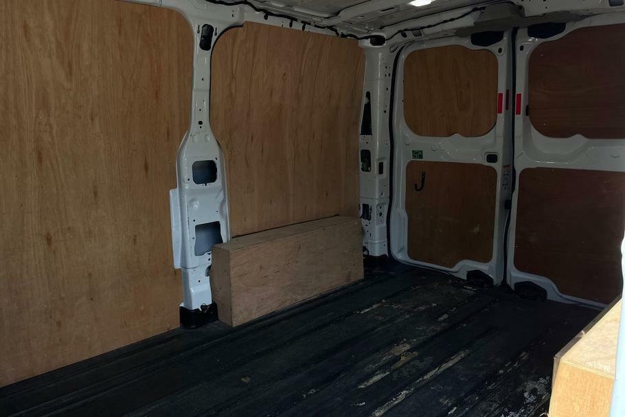 Ford Transit Custom 300 Limited L1 Swb Fwd 2.0 Ecoblue 136Ps Low Roof White #4