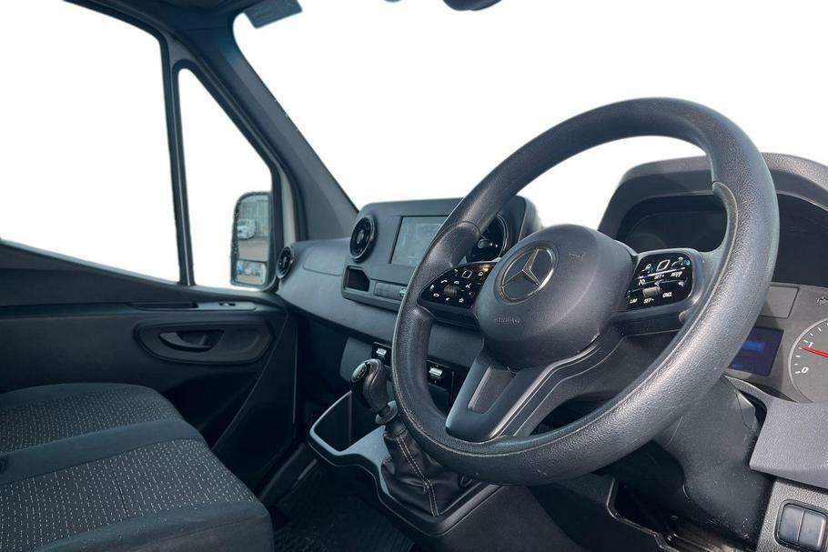Mercedes-Benz Sprinter 2L Progressive White #13