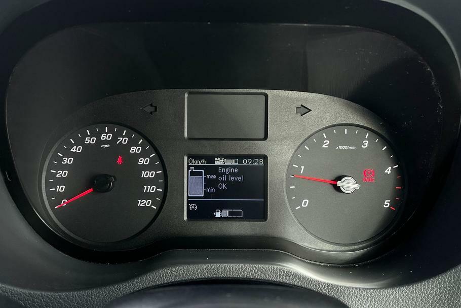 Mercedes-Benz Sprinter 2L Progressive White #14