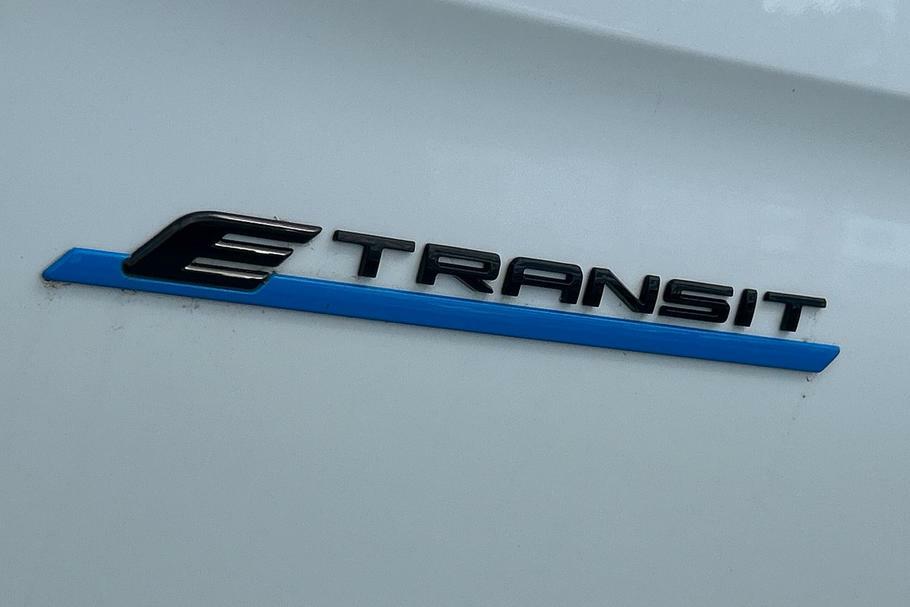 Ford Transit Custom 2.5 320 Duratec 11.8Kwh Limited L1 Euro 6 White #18