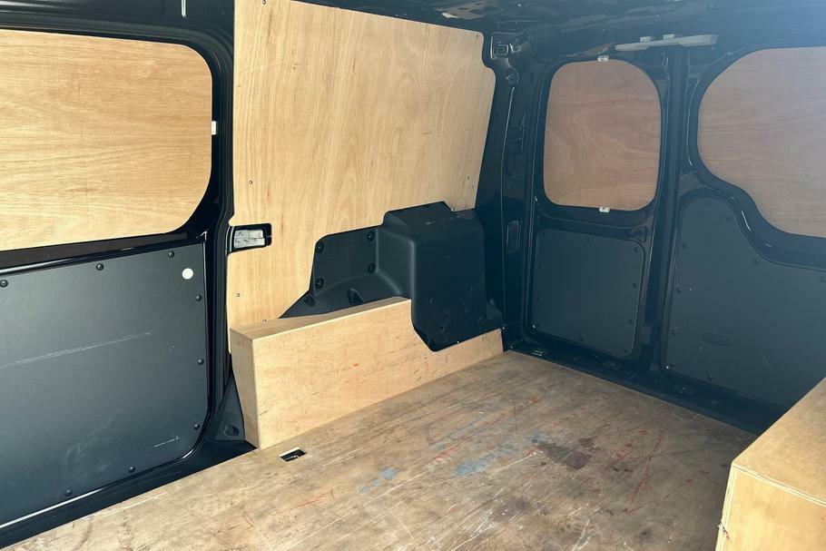 Ford Transit Connect 250 L2 1.5 Ecoboost Phev 150 Limited Black #4