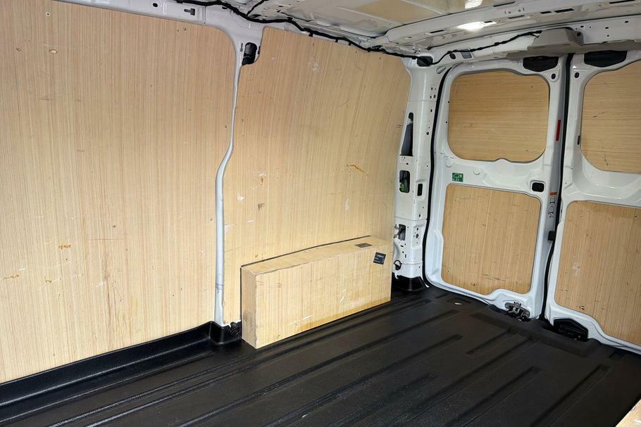 Ford Transit Custom 320 Limited L1 Swb Fwd 2.0 Ecoblue 136Ps Low Roof White #4