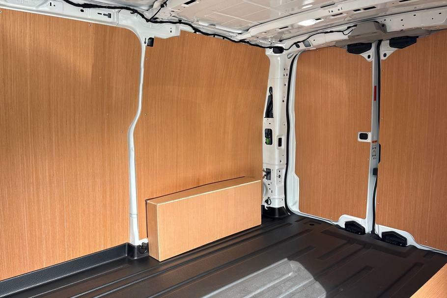 Ford Transit Custom 280 Limited L1 Swb Fwd 2.0 Ecoblue 136Ps Low White #4