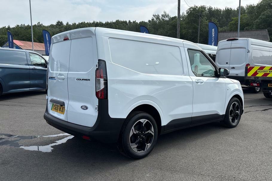 Ford Transit Courier 43Kwh Trend Swb 136 Ps Silver #32