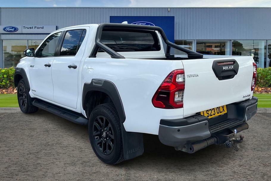 Toyota HILUX Invincible X 2.8 D-4d Double Cab Pick Up White #2