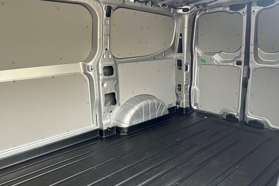 Ford Transit Custom 320 Limited L1 Swb Fwd 2.5 Phev 232Ps Silver #4