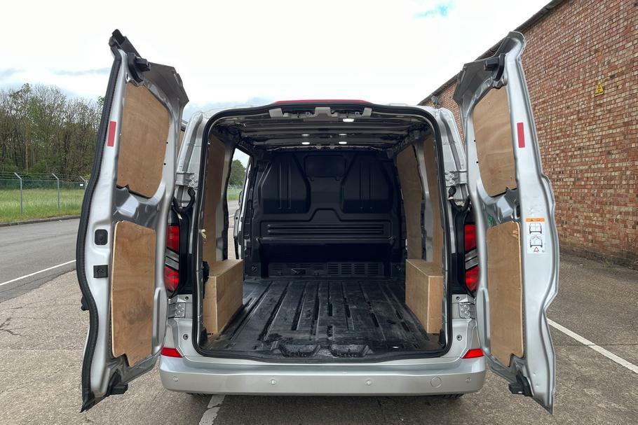 Ford Transit Custom 320 Limited L1 Swb Fwd 2.5 Phev 232Ps WP75VZL Silver #6