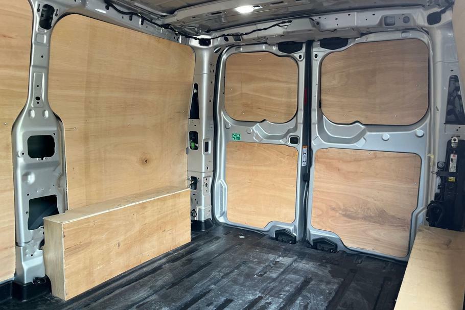 Ford Transit Custom 320 Limited L1 Swb Fwd 2.5 Phev 232Ps WP75VZL Silver #4
