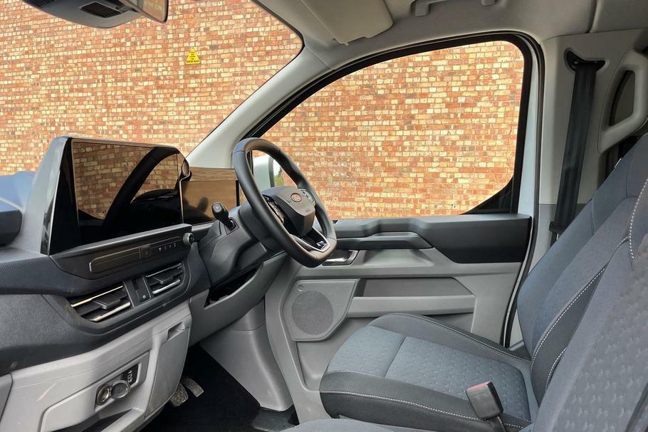 Ford Transit Custom 340 Limited L2 Lwb 9 Seat Kombi Fwd 2.5 Phev Silver #3