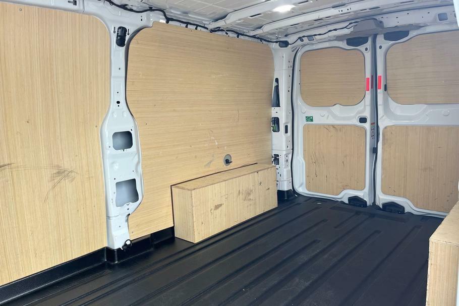 Ford Transit Custom 300 Limited L2 Lwb Fwd 2.0 Ecoblue 136Ps Low Roof DY25TNF White #4