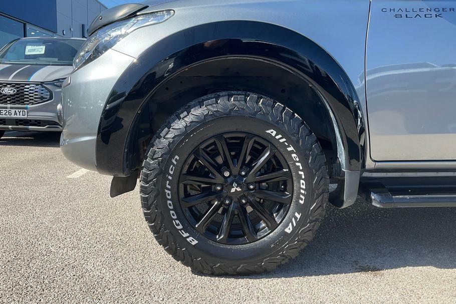 Mitsubishi L200 2.4 Di-d Dc Barbarian Pickup Double Cab Black #9